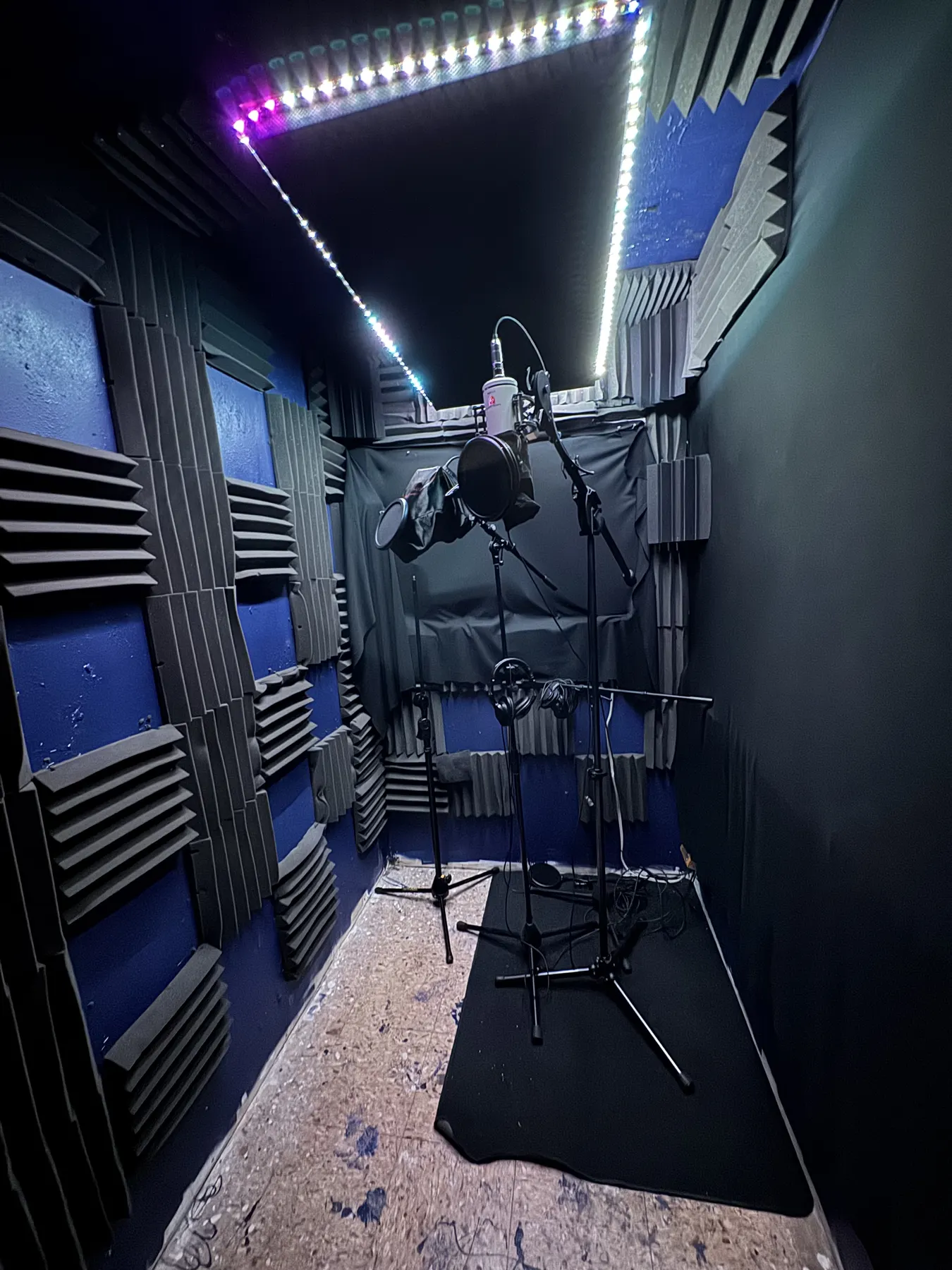A C.A.U.S.E. recording booth used by Studio 4 MTL N participants